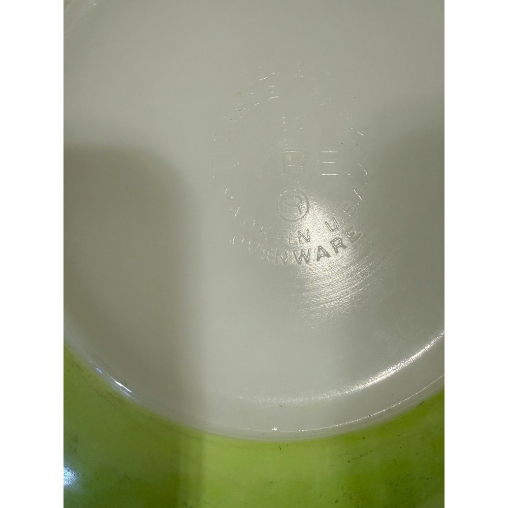 PYREX 024 - VTG Casserole Bowl Lime Green Milk Glass - Made in USA - 2qt - 9" - Picture 12 of 12